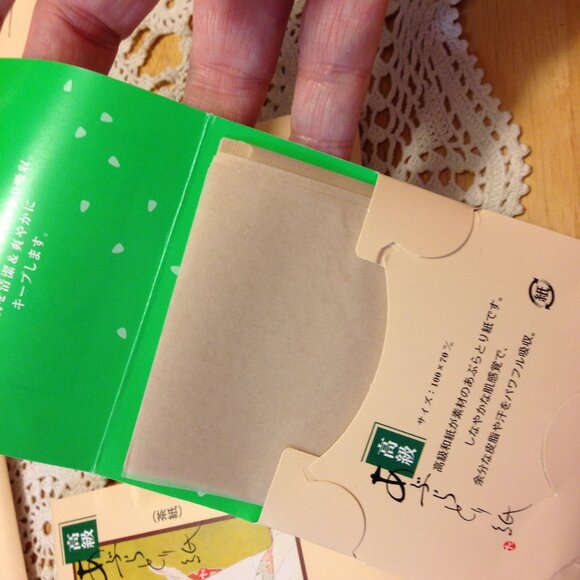 Beauty Care, Blotting Paper Bundle - Picture 2 of 4